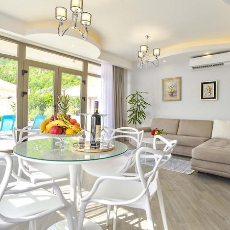 Verbalj Apartment With Swimming Pool Kotor Exteriér fotografie
