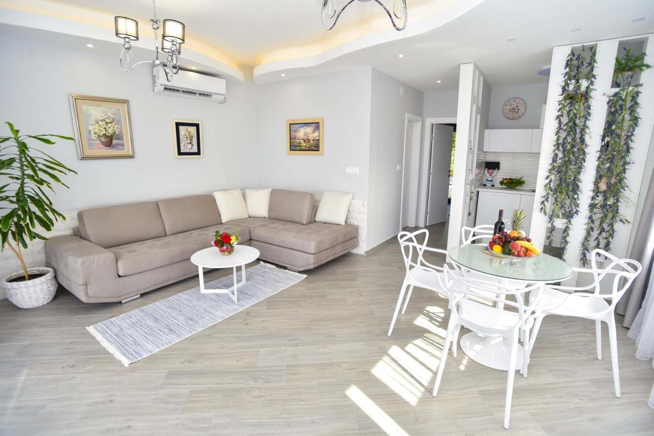 Verbalj Apartment With Swimming Pool Kotor Exteriér fotografie