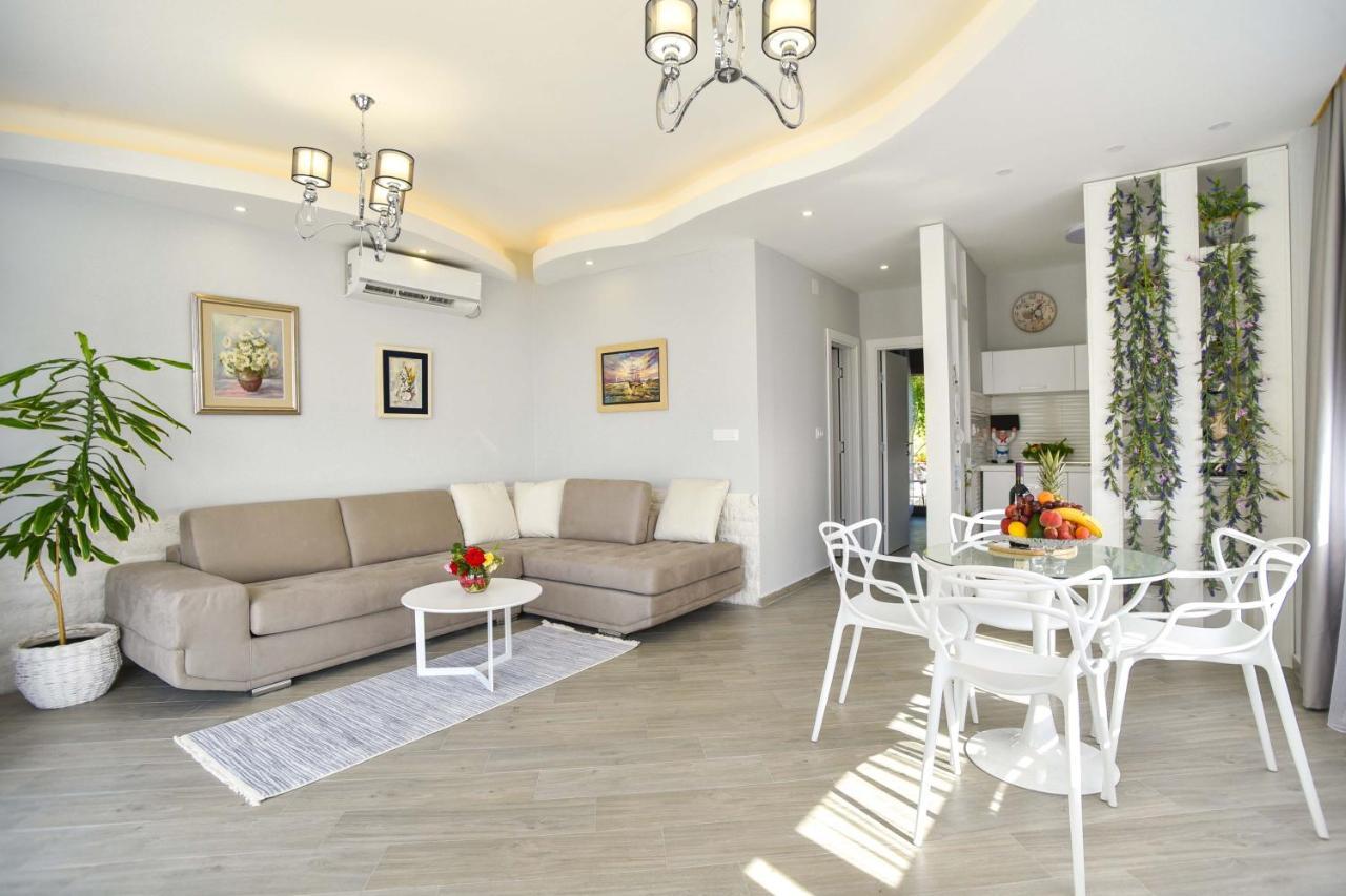 Verbalj Apartment With Swimming Pool Kotor Exteriér fotografie